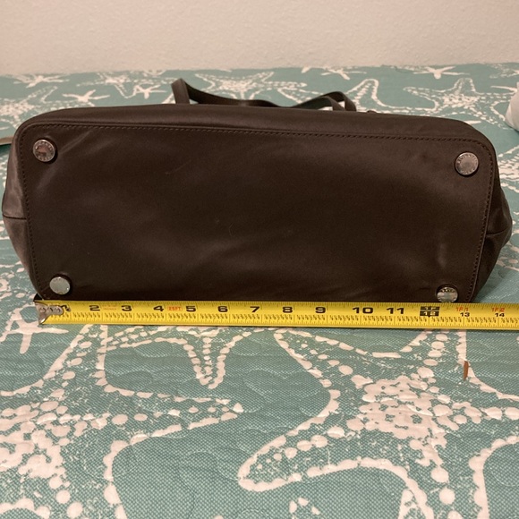 NWT-Michael Kors Large Zippered Tote -Morgan. Color: Graphite. - Picture 4 of 7